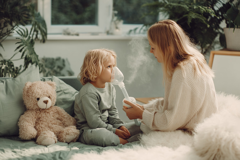 Ингаляции при коклюше могут помочь чаду увлажнить дыхательные пути и облегчить кашель Ингаляции при коклюше