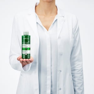 Шампунь-скраб для волосся VICHY (Віши) Деркос для глибокого очищення шкіри голови та волосся проти стійкої лупи та надлишку себуму 250 мл