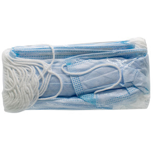Маска медична для обличчя тришарова захисна одноразора з вушними петлями блакитна 50 шт