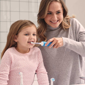 Насадки для електричної зубної щітки ORAL-B (Орал-бі) Frozen II дитячі EB10S 2 шт