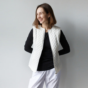 Жилетка медична утеплена Женева жіноча колір молочний розмір 44-46