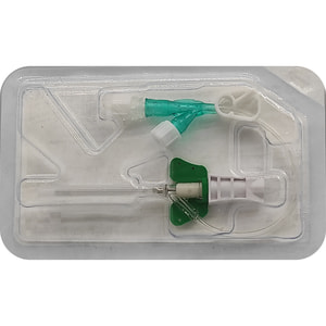 Канюля венозная периферическая с системой безопасности, 2 конектора Ю-Флекс плюс размер 18G 1,3 x 32 мм Luer lock Юрия-Фарм 1 шт