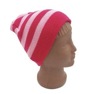 Шапка детская двухслойная в полоску для девочки 5-7 лет 17 см х 18 см