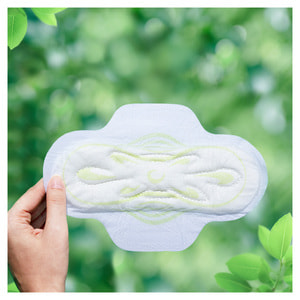 Прокладки гигиенические женские NATURELLA (Натурелла) Classic Camomile Normal Quatro (Классик нормал) с крылышками 40 шт