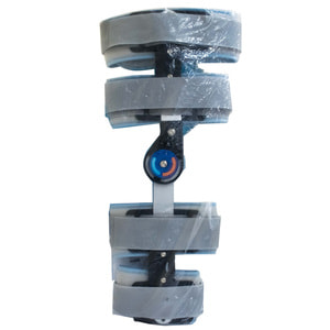 Бандаж ортез для колінного суглобу WellCare (ВеллКеа) модель 52001 шарнірний регульований з обмежувачами згинання універсальний