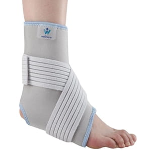 Бандаж для голеностопного сустава WellCare (ВеллКеа) модель 62021 с эластичной затяжкой для дополнительной фиксации размер M