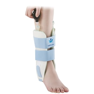 Бандаж для голеностопного сустава WellCare (ВеллКеа) модель 62025 с воздушной шиной универсальный