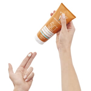 Молочко для лица та тела VICHY (Виши) Капиталь Солей солнцезащитное водостойкое с гиалуроновой кислотой Мульти-защита SPF50+ 200 мл